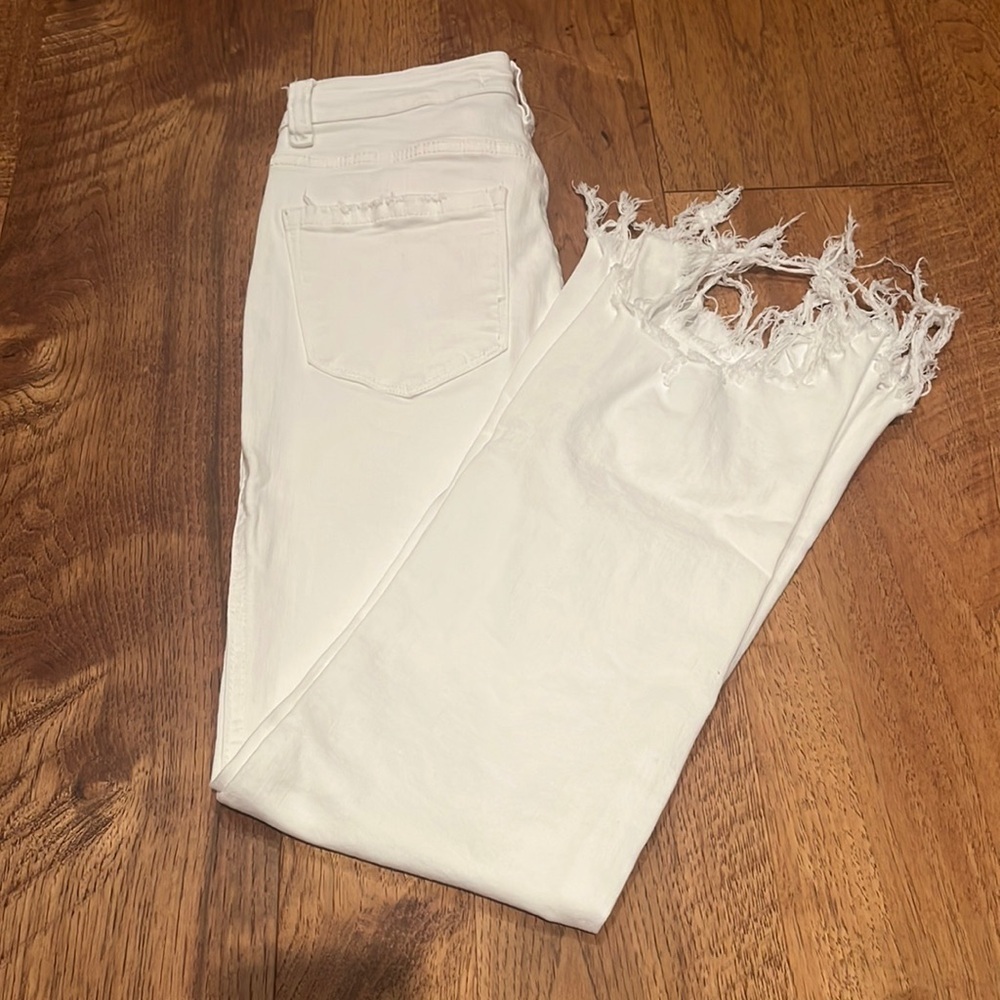 Mica Woman’s White Cropped Jeans Size 24